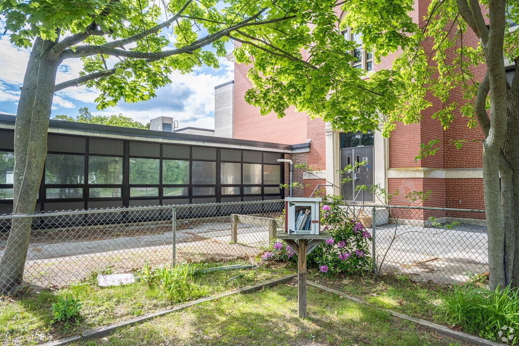 Oakland Beach Elementary School aims to produce academically successful youth in the area.