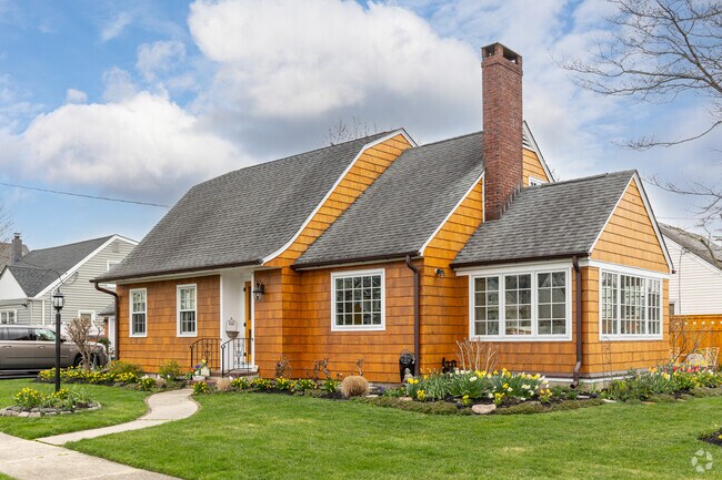 There are many styles of homes in Manasquan, NJ.