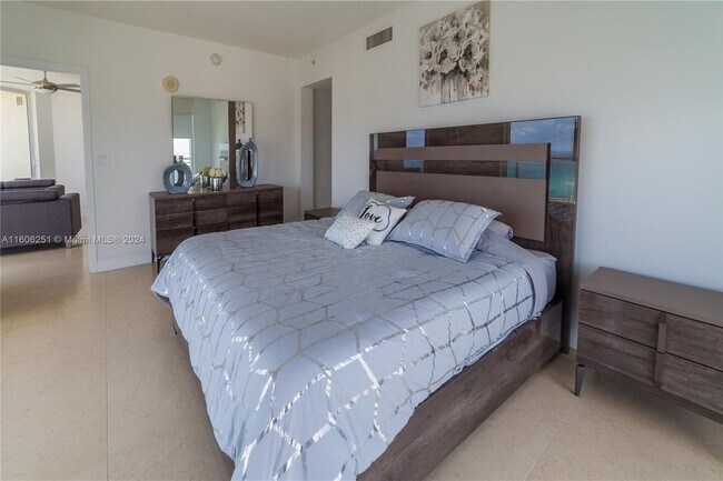 La Perla Ocean Residences, Sunny Isles Beach, FL 33160 - photo 4