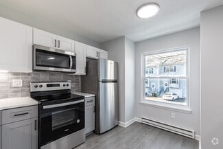 76 Merlino Dr, Groton, CT 06340