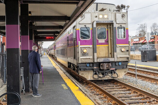 Residents in the East Side neighborhood of Wakefield, MA can catch the MBTA Commuter Rail.
