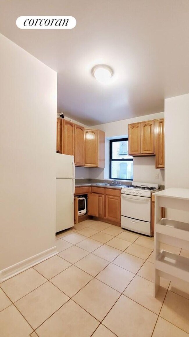 115 W 16th St, New York, NY 10011 - photo 4
