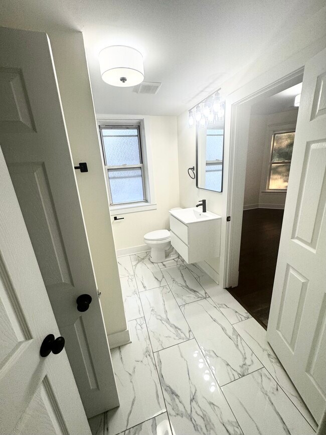 4313 S King Dr, Chicago, IL 60653