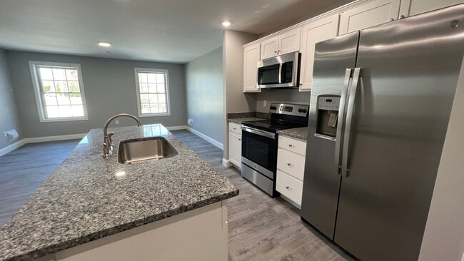 Fownes Mill-Large Rooms-Heated Garage-Welcome Home!, Rochester, NH 03867 - photo 4