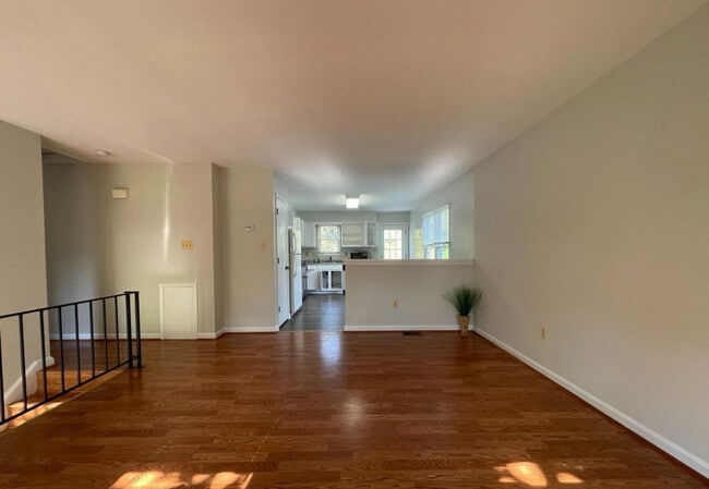 8729 36th Ave, College Park, MD 20740 - photo 2