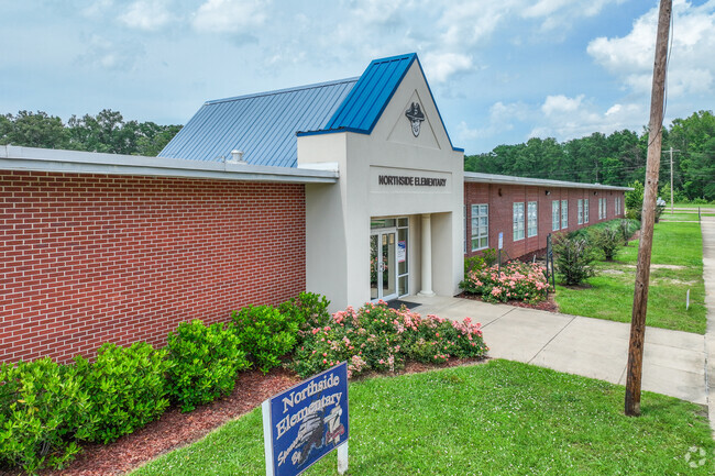 Northside Elementary School has a student to teacher ratio of 15 to 1.
