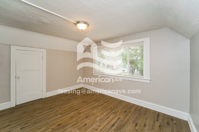 3270 N 36th St, Milwaukee, WI 53216 - photo 4