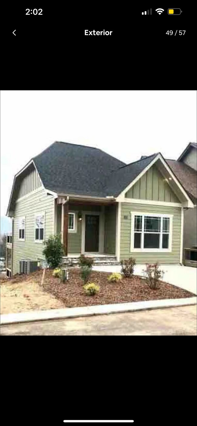 112 Chepstow Place, Black Mountain, NC 28711