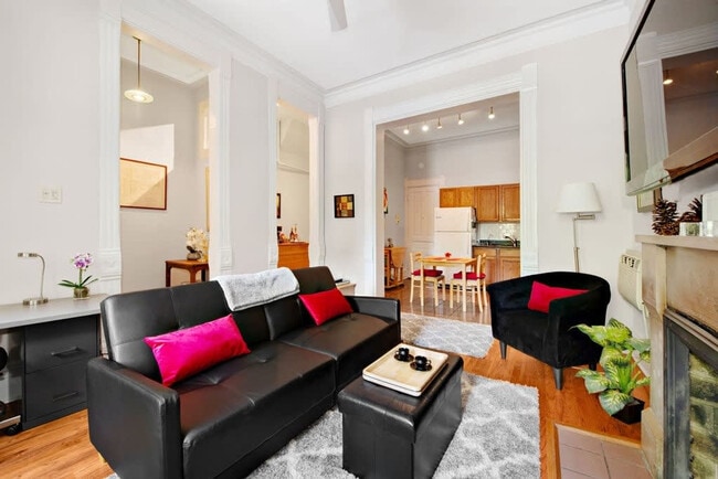 219 W Eugenie St unit ID1360108P, Chicago, IL 60614 - photo 2