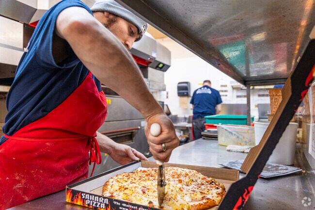 Sahara Pizza delivers to Old Town Lake Stevens.