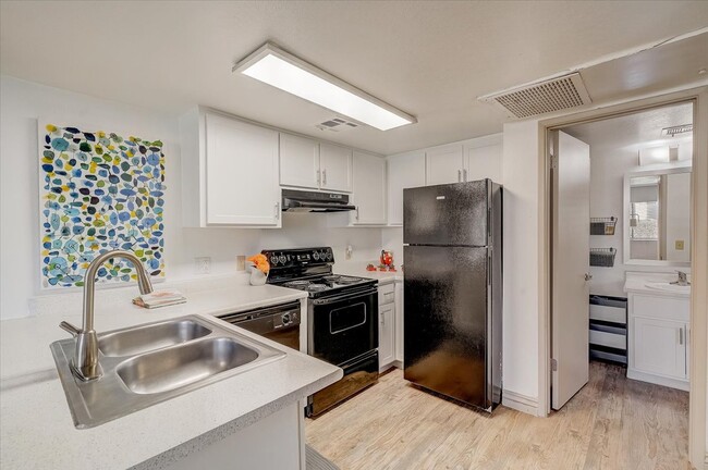 The Place at 2120, Tucson, AZ 85745 - photo 6