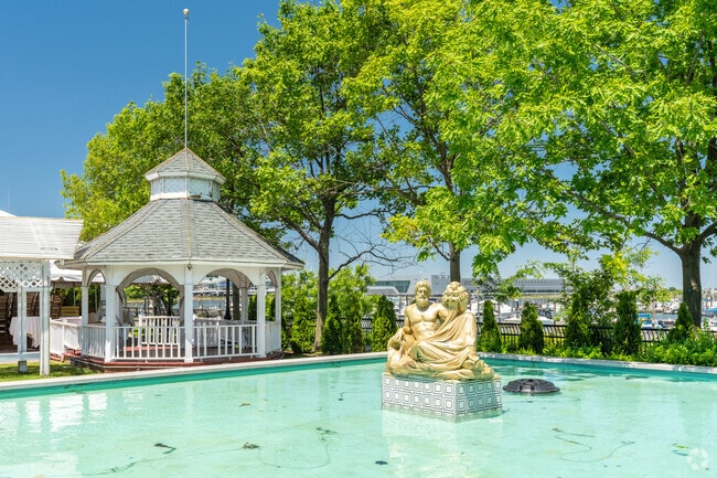 World's Fair Marina Banquet Hall features indoor and outdoor venue spaces in East Elmhurst