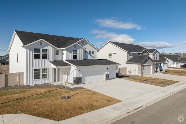 Find new builds with contemporary craftsman homes on the east side of Middleton.