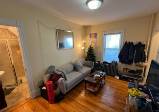 6 White Street Place Unit R, Cambridge, MA 02140
