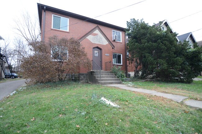 3938 Hazel Ave unit 4, Cincinnati, OH 45212 - photo 2