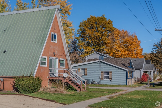 Kirkland neighborhoods feature a mix of housing styles.