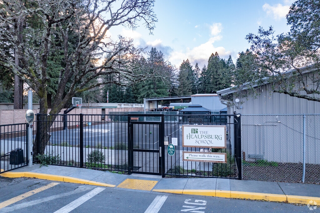 Educational opportunities abound at The Healdsburg School.