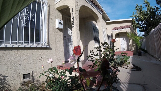 1132 N Mariposa Ave, Los Angeles, CA 90029 - photo 2