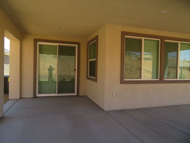 Covered back patio - view 2