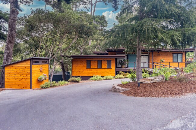 Unique hybrid architecture defines Fisherman's Flats/Josselyn Canyon with stylish cohesion.