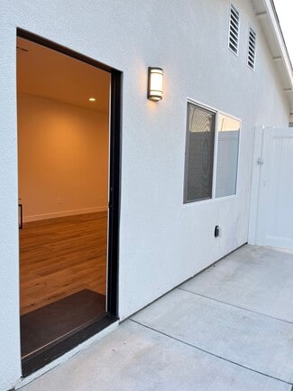 9938 Lull St, Burbank, CA 91504