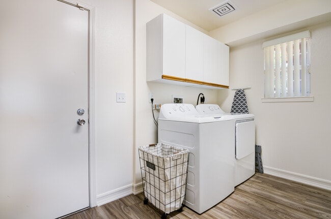 Bayview Hills – Military Housing, San Diego, CA 92139 - photo 7