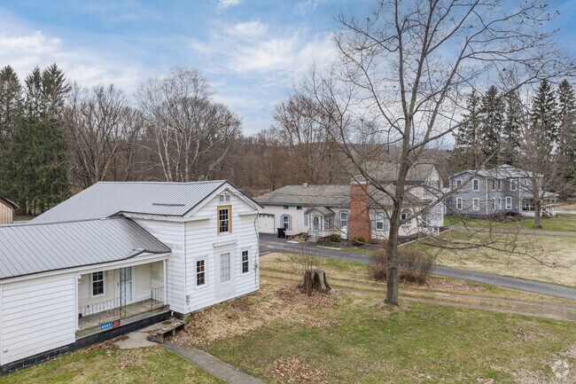 Various styles of homes ranging from traditional to farmhouse are found around Cherry Creek.