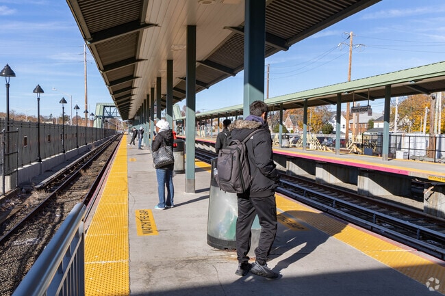 The Hempstead LIRR station has two platforms and multiple tracks.