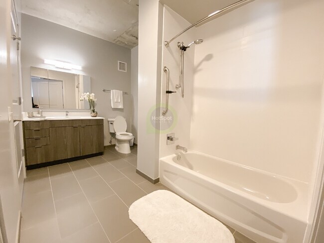 1035 W Addison St, Chicago, IL 60613 - photo 6