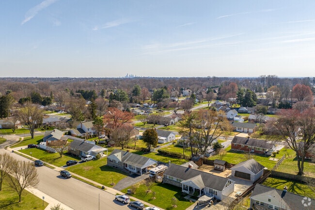 Settle down in the leafy, quiet suburb of Philadelphia, Broomall.