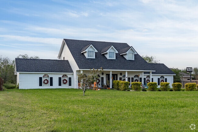 Colonial style home located in the heart of San Juan.