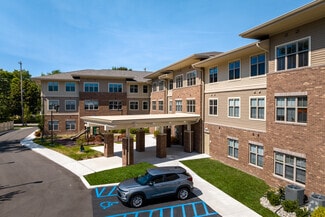 2710 Jefferson Ave, Midland, MI 48640