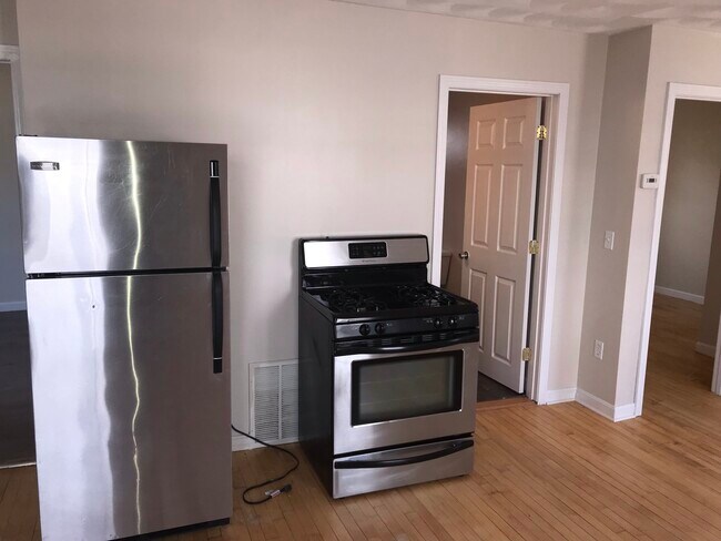 347 Woonasquatucket Ave unit 1, North Providence, RI 02911 - photo 3