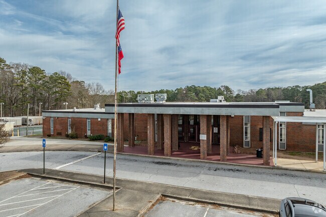 Forest Park Middle School received a C- on niche.com.