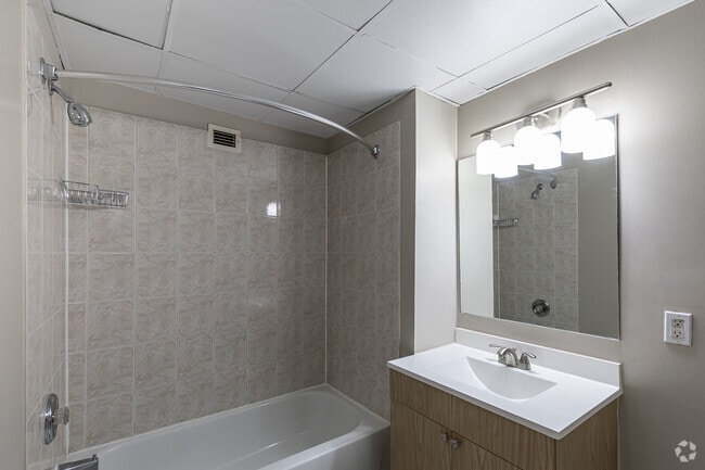 1BR, 1BA - Bathroom