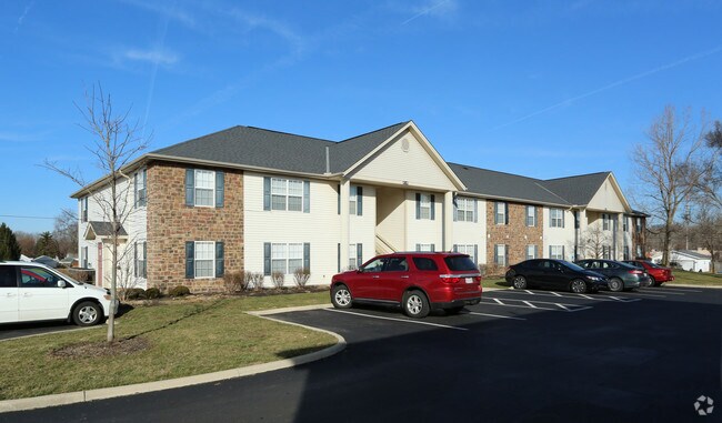 Stone Crossing, Springfield, OH 45503 - photo 2
