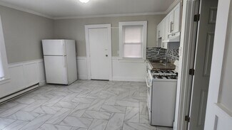 1518 Pembroke St Unit 2R, Bridgeport, CT 06608