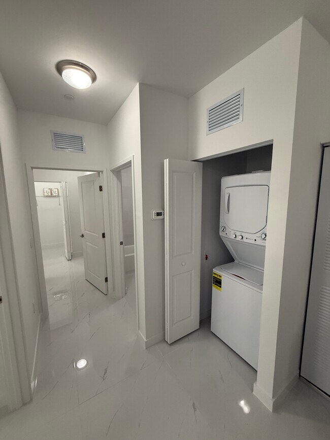 810 SW 71st Ave unit B21, Miami, FL 33144 - photo 3