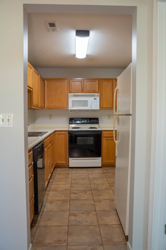 100 Northridge Dr unit 2, Oxford, OH 45056 - photo 5