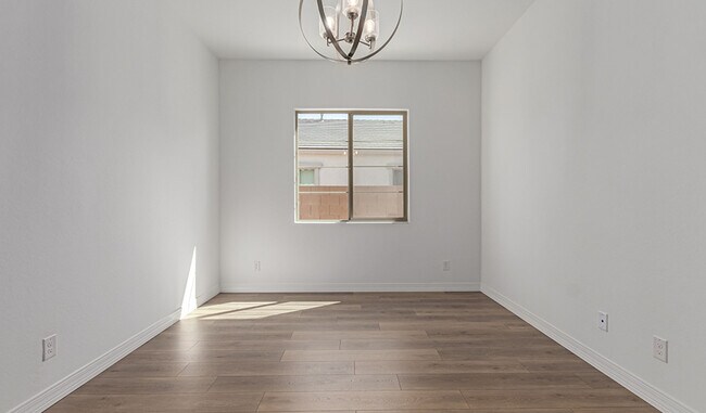 12012 W Parkway Ln, Avondale, AZ 85323 - photo 4