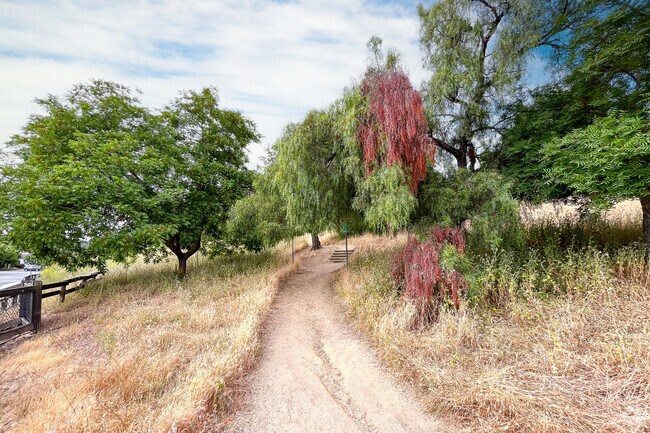 Foothill Park offers Hidden Glen South residents peaceful trails and stunning hillside picnic spots.