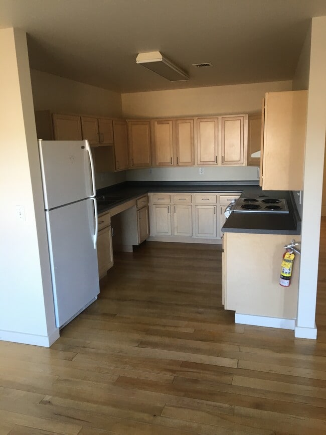 30 S Village Green unit 305, Middlebury, VT 05753 - photo 7