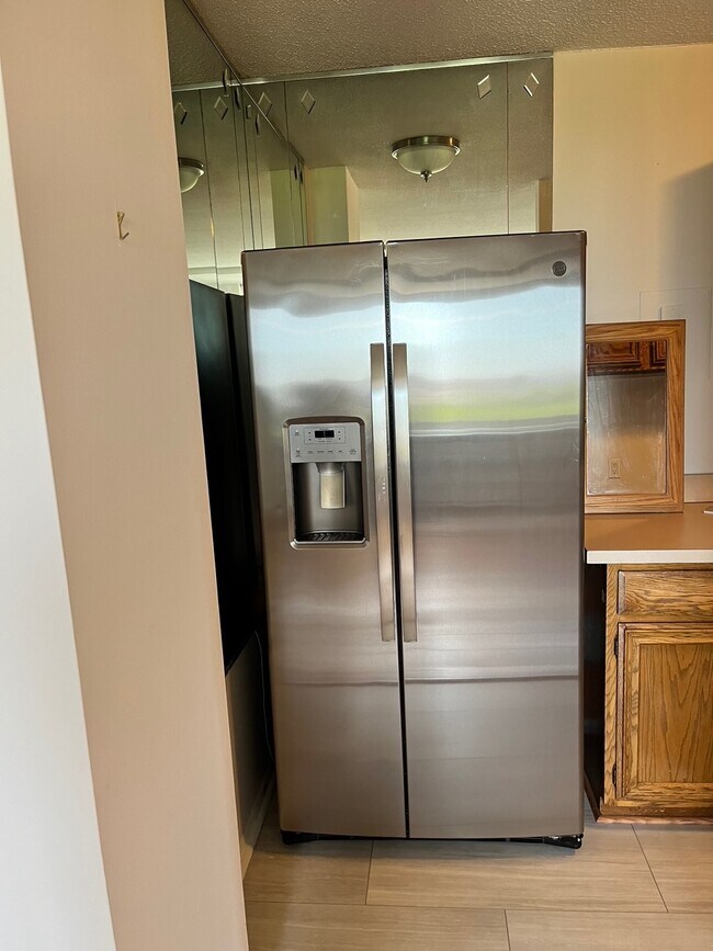 Marina Towers unit 1013, Alexandria, VA 22314 - photo 7