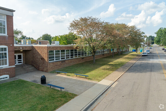 The student population of Tekoppel Elementary School is 439 and the school serves K-5.