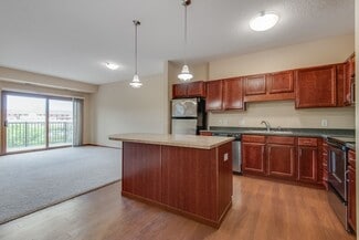 14414 Stewart Ln, Minnetonka, MN 55345