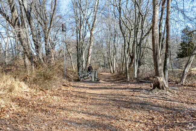 Perry's Mill Ponds offers waterfront access and hiking trails in Fairfield.