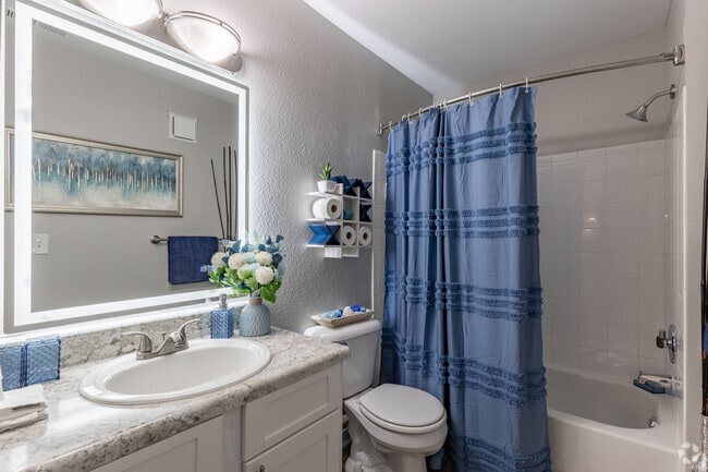 2BR, 2BA - 1,094SF - Primary Bathroom
