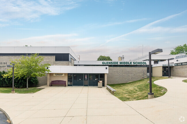 GMS has a variety of after-school clubs for students like art club, builders club and robotics.