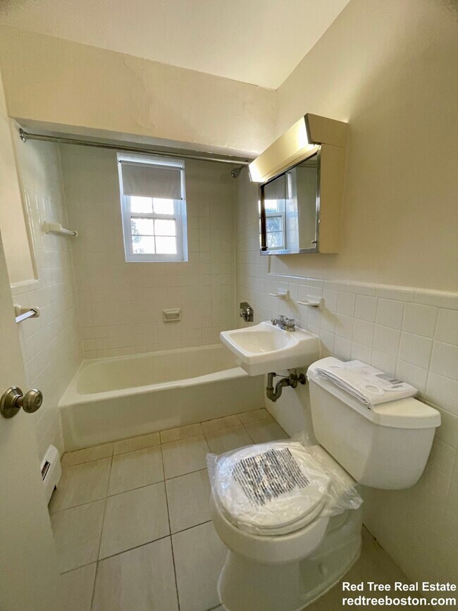 4 Brattle Dr unit 6, Arlington, MA 02474 - photo 7