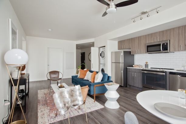 Laurel 42, Portland, OR 97213 - photo 1